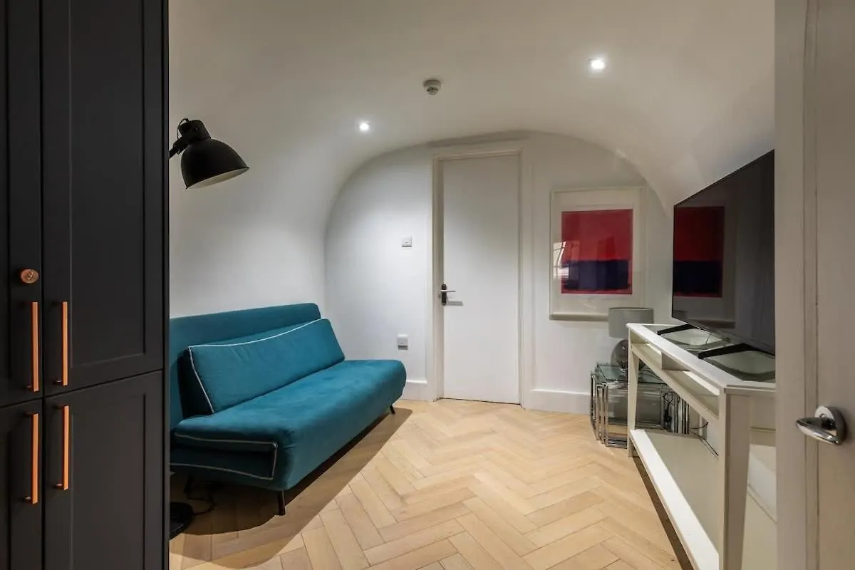 Elegant Georgian Flat In Historic Bath With Garden Apartment 0*,