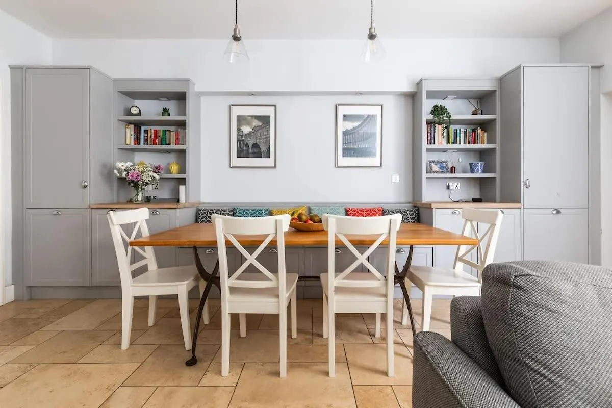 Elegant Georgian Flat In Historic Bath With Garden Apartment United Kingdom